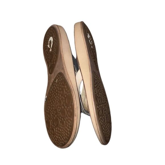 Olukai Tan and Brown Leather Thong Sandals Size 11 - Picture 4 of 6